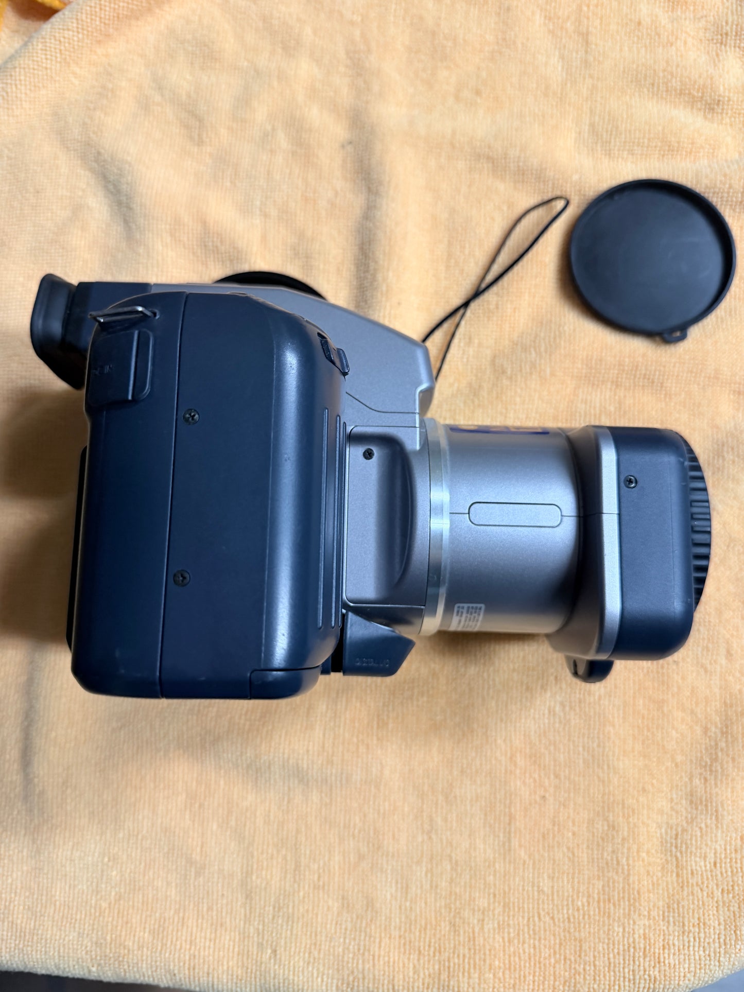 Sony Mavica MVC-CD Digital Camera – 156MB Mini CD-R – SteadyShot – Collectible – Excellent Condition