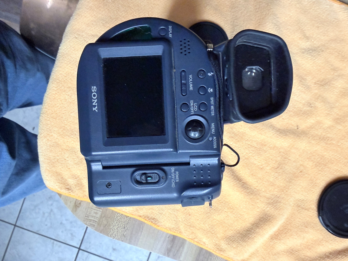 Sony Mavica MVC-CD Digital Camera – 156MB Mini CD-R – SteadyShot – Collectible – Excellent Condition